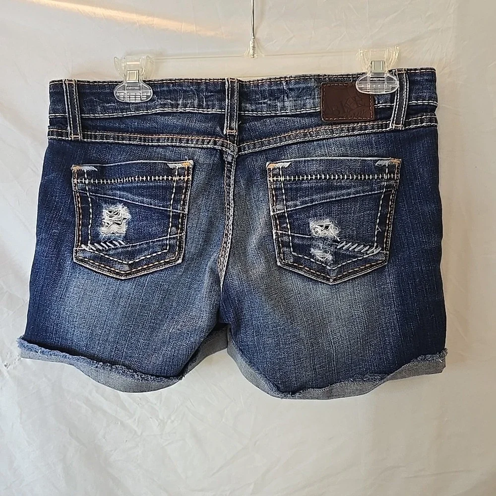 BKE Denim Madison Low‎ Rise Distressed Rough Hem Shorts Womens 28 Blue Y2K Vibes